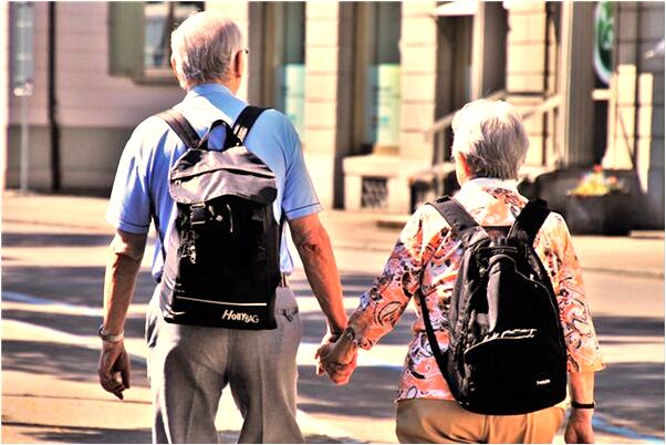 夢見老家屋頂漏是咋回事_周公解夢官網