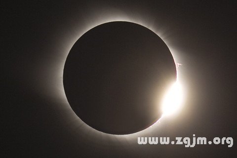 Dream of a total solar eclipse