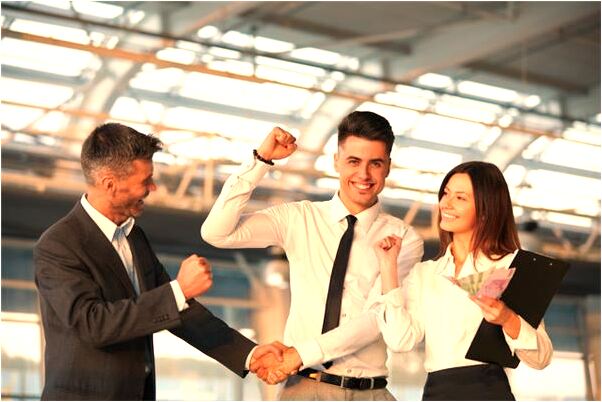 夢見能到和初戀女友接吻意味著什麼_周公解夢官網