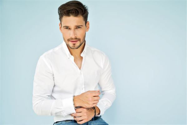 76年屬龍的男人今年運勢_十二生肖