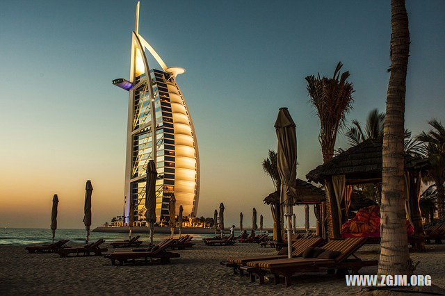 夢見在食堂吃飯_周公解夢夢到在食堂吃飯是什麼意思_做夢夢見在食堂吃飯好不好_周公解夢官網